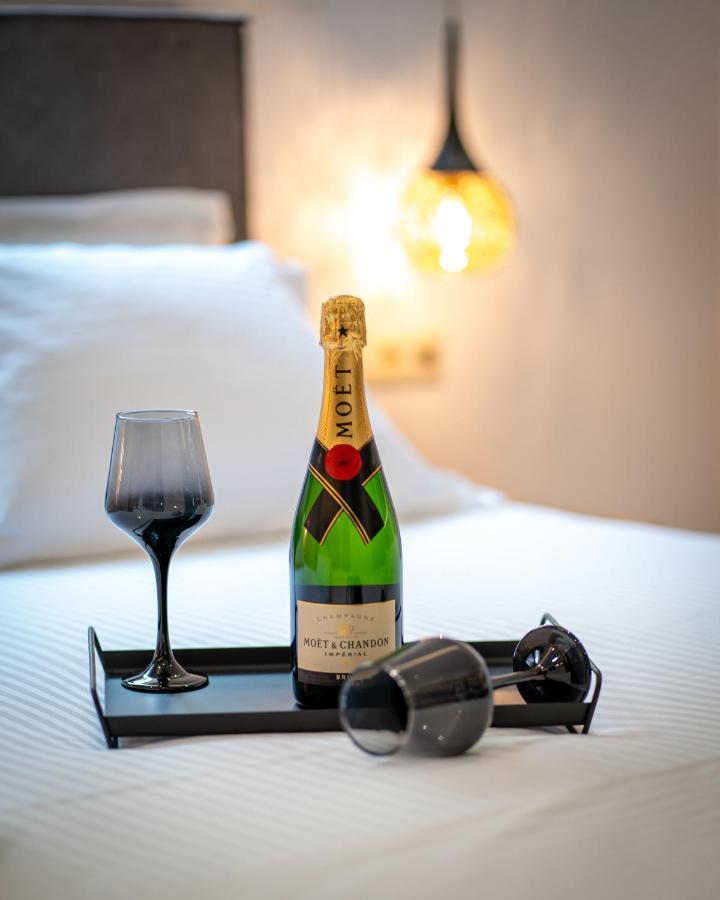 Luxury Suite In Downtown كاندية المظهر الخارجي الصورة